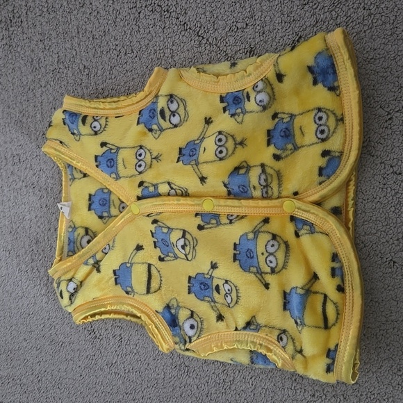 Set of sweatshirts & vest. - Picture 5 of 5